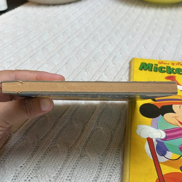 VTG Disney kids books. Two in lot. Poor Pluto ‘46 & Mickey Mouse’s Circus ‘71 - Picture 11 of 14